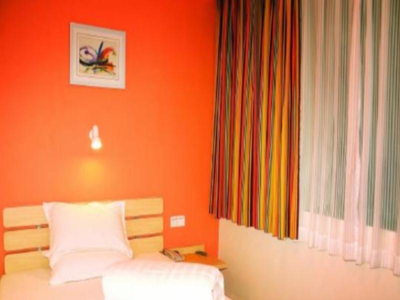 7Days Inn Xianning Hot Spring Pedestrian Street Shopping Park ภายนอก รูปภาพ
