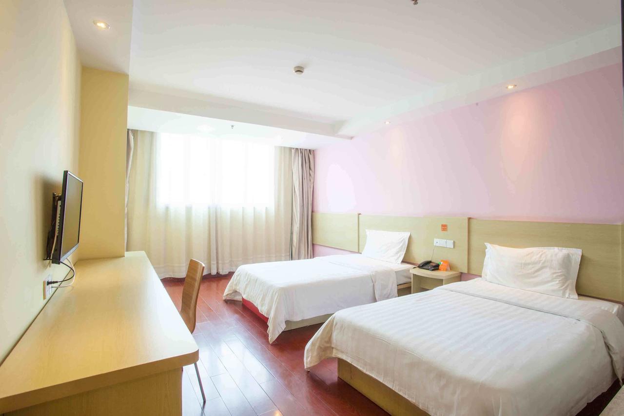7Days Inn Xianning Hot Spring Pedestrian Street Shopping Park ภายนอก รูปภาพ